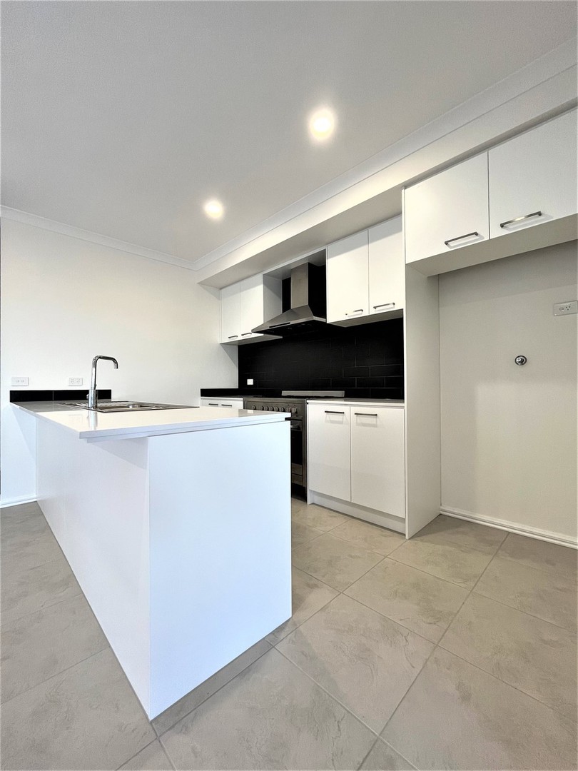 27 Babina Avenue, Melton South, VIC 3338, Melton South - Thumbnail 6