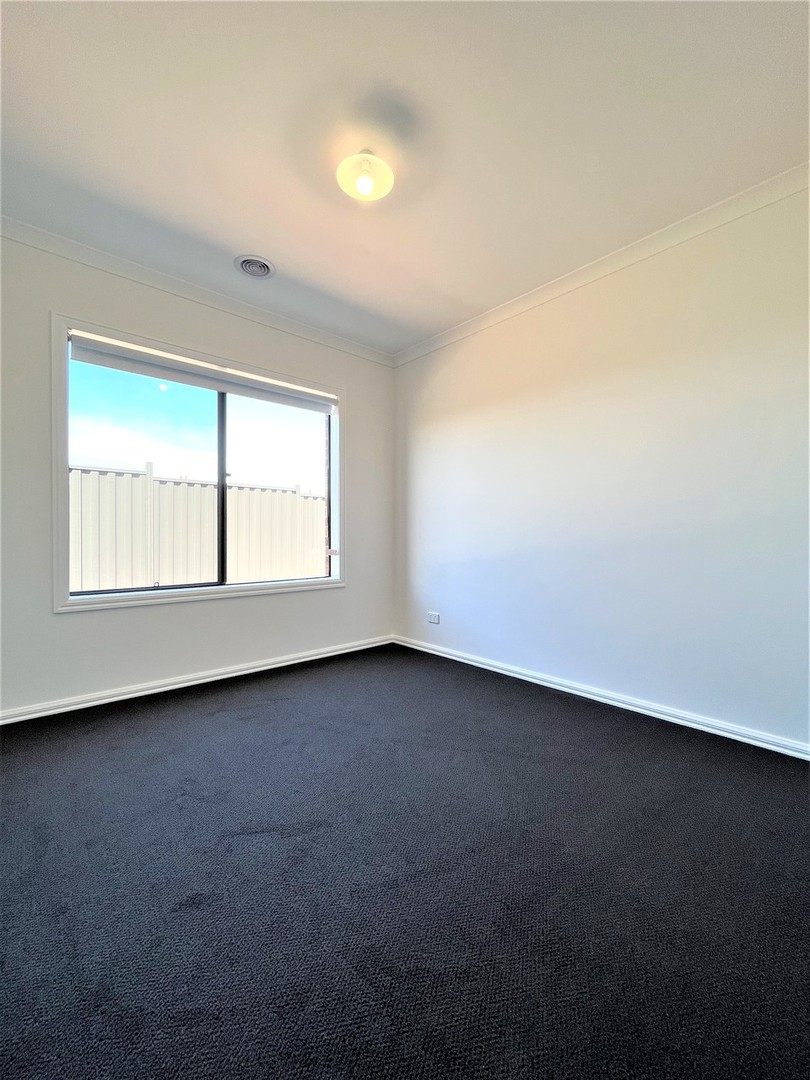 27 Babina Avenue, Melton South, VIC 3338, Melton South - Thumbnail 8