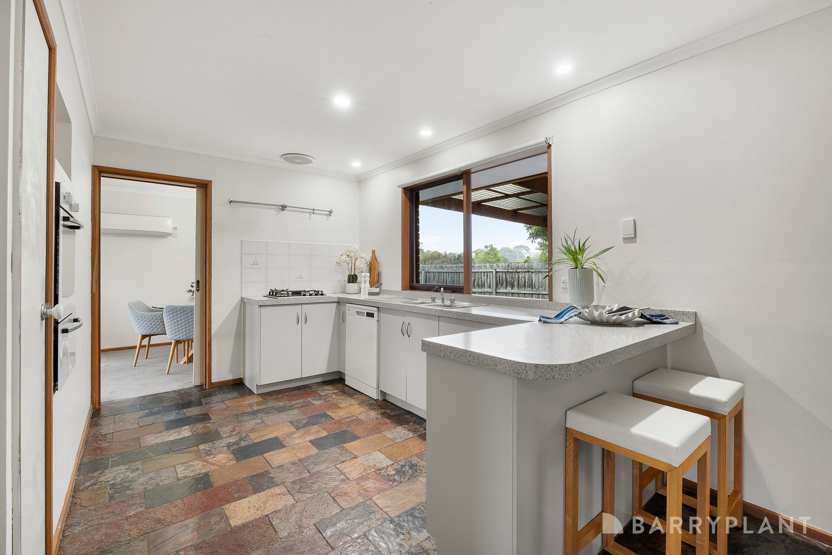 27 Barondi Avenue, Narre Warren, VIC 3805, Narre Warren - Thumbnail 6