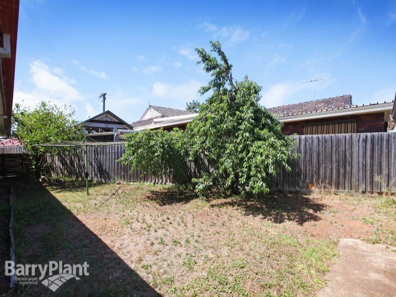 27 Blaxland Road, Melton South, VIC 3338, Melton South - Thumbnail 6