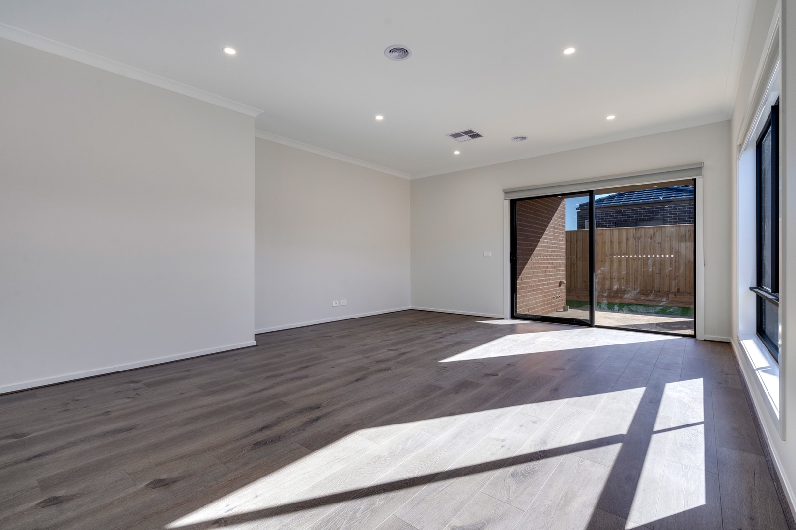 27 Boomgate Avenue, Donnybrook, VIC 3064, Donnybrook - Thumbnail 5