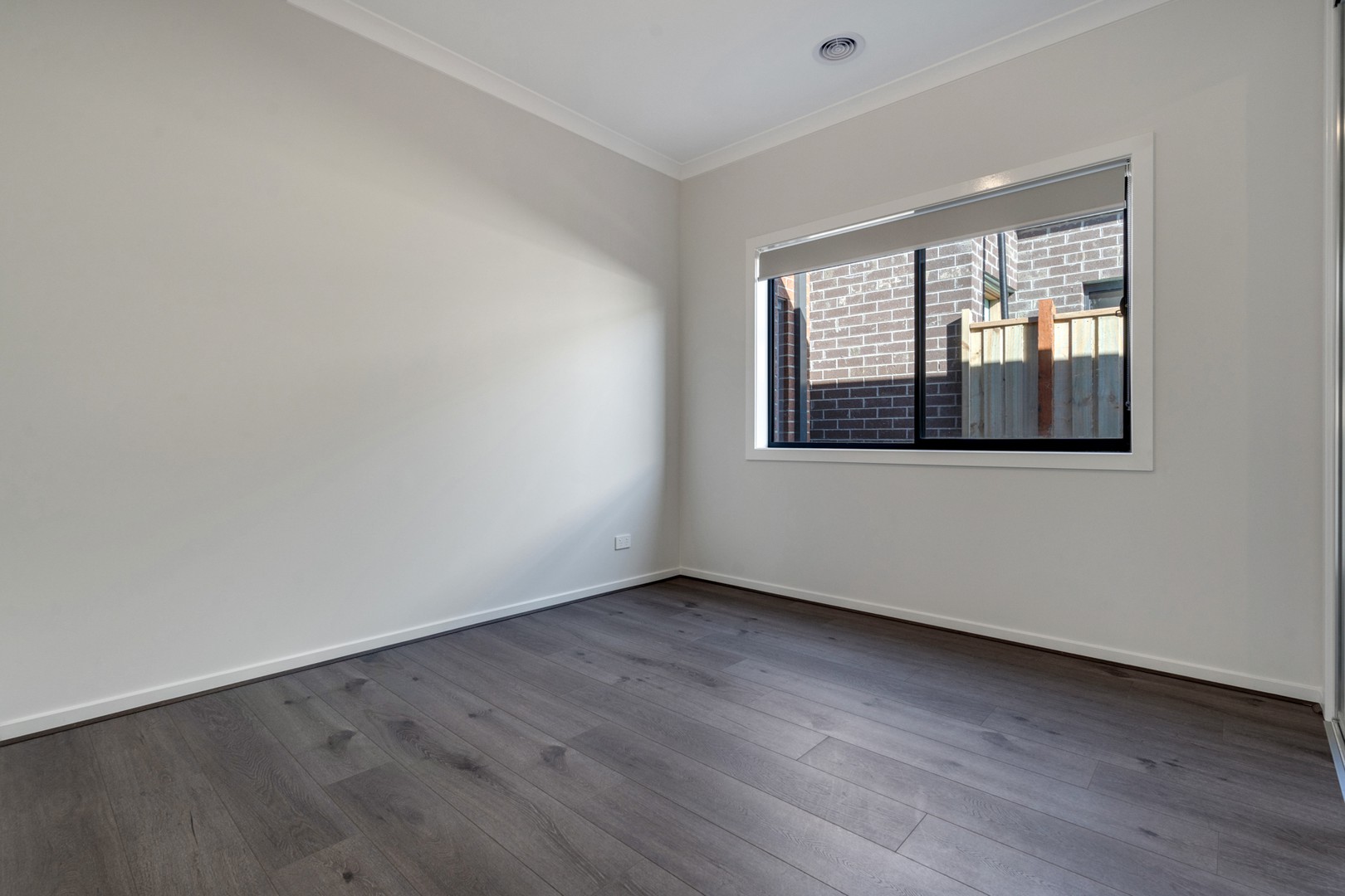 27 Boomgate Avenue, Donnybrook, VIC 3064, Donnybrook - Thumbnail 6
