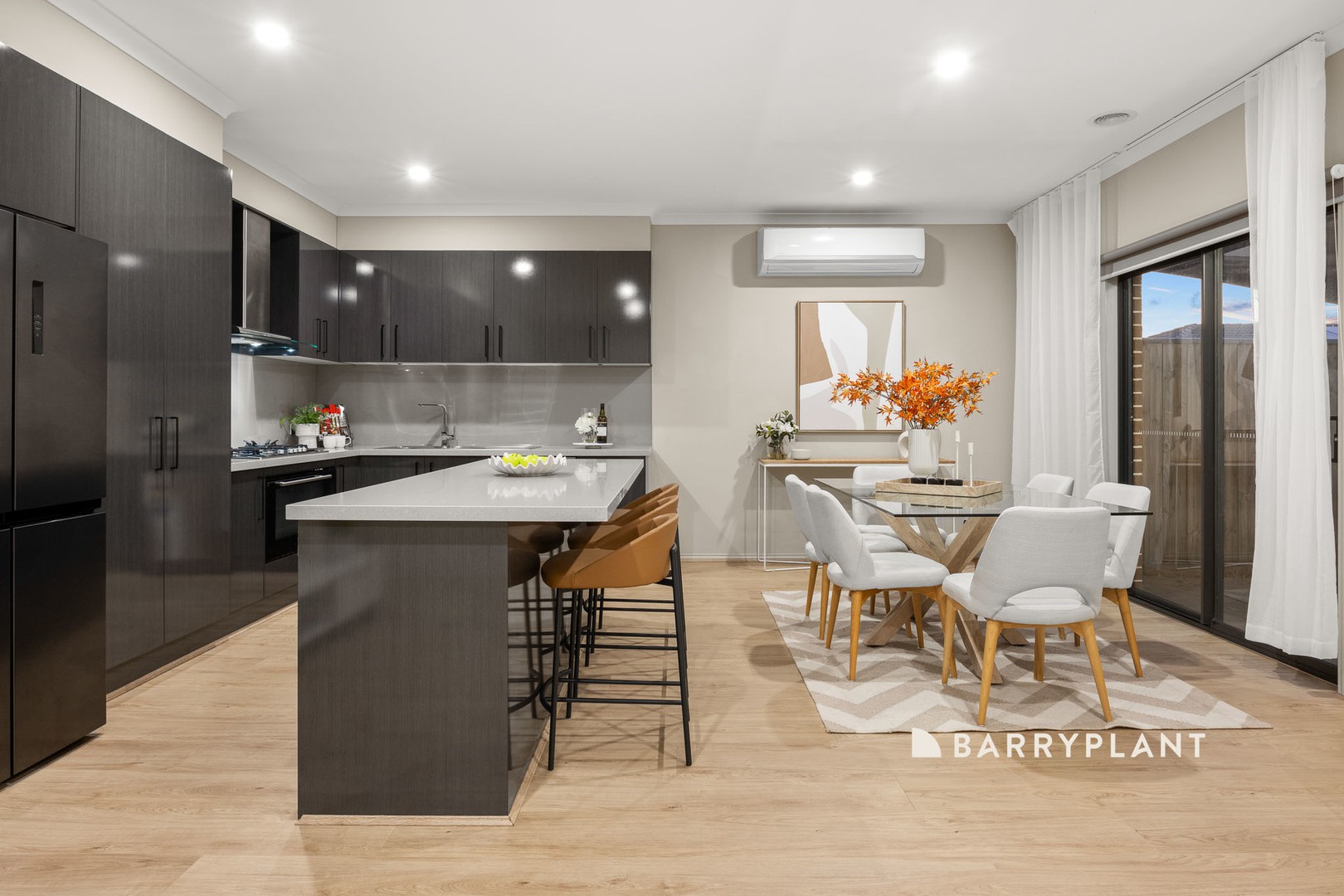 27 Boyce Circuit, Clyde North, VIC 3978, Clyde North - Thumbnail 4