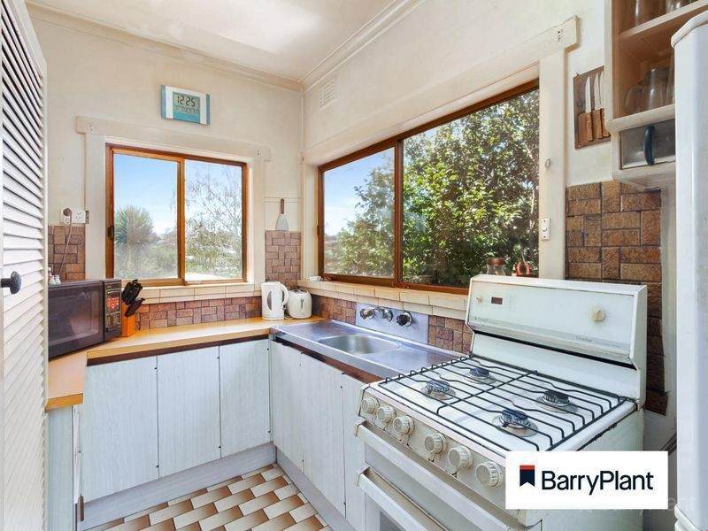27 Camellia Avenue, Noble Park North, VIC 3174, Noble Park North - Thumbnail 6