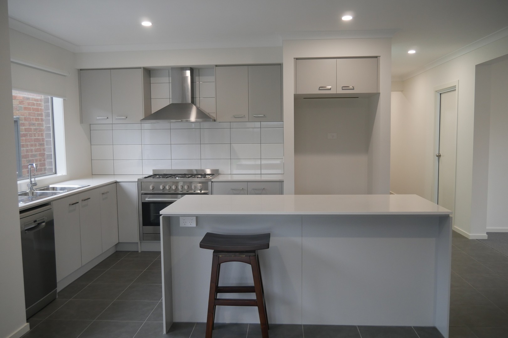 27 Castlecrag Way, Strathtulloh, VIC 3338 - Thumbnail 1 - 04/07/2023