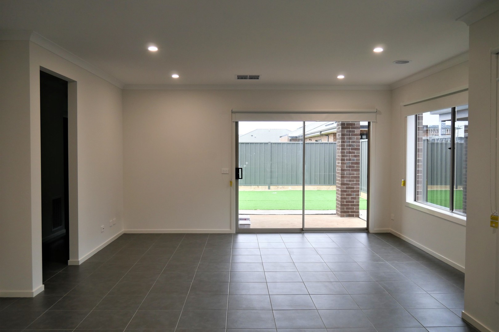 27 Castlecrag Way, Strathtulloh, VIC 3338 - Thumbnail 2 - 04/07/2023