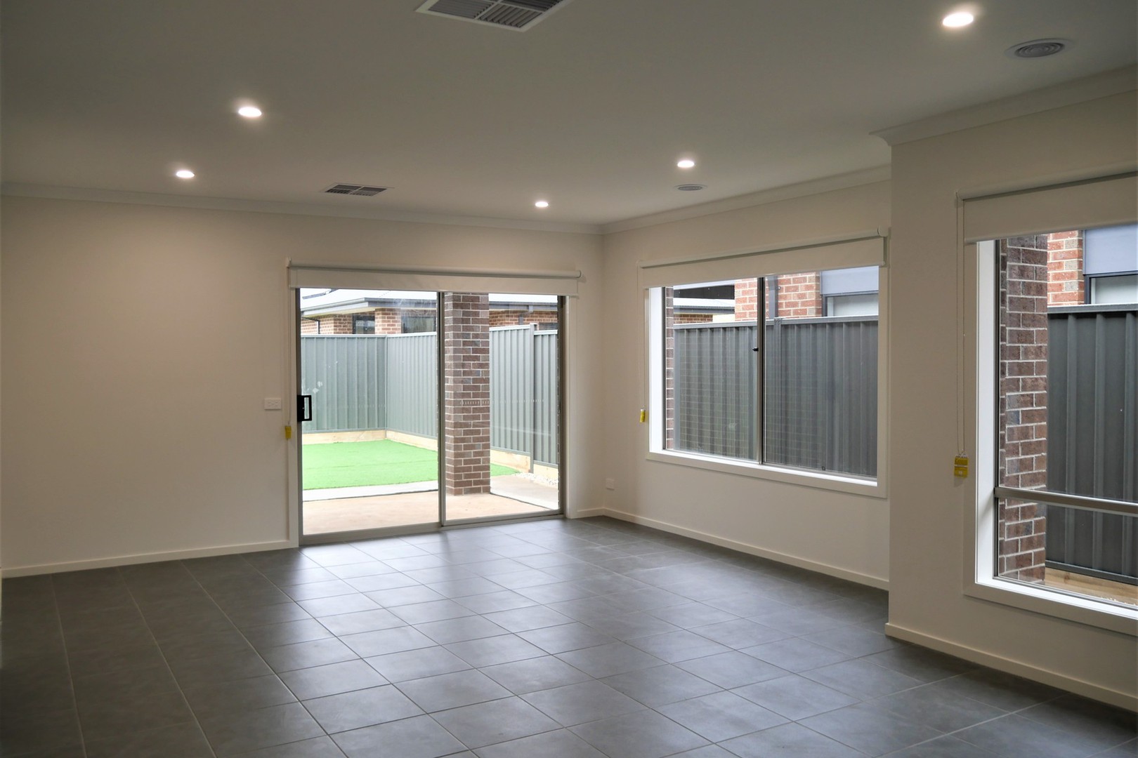 27 Castlecrag Way, Strathtulloh, VIC 3338, Strathtulloh - Thumbnail 4