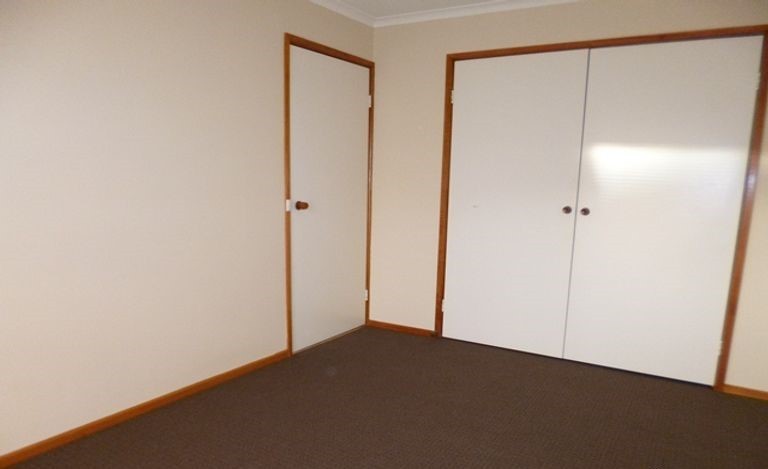 27 Chaumont Drive, Avondale Heights, VIC 3034, Avondale Heights - Thumbnail 8