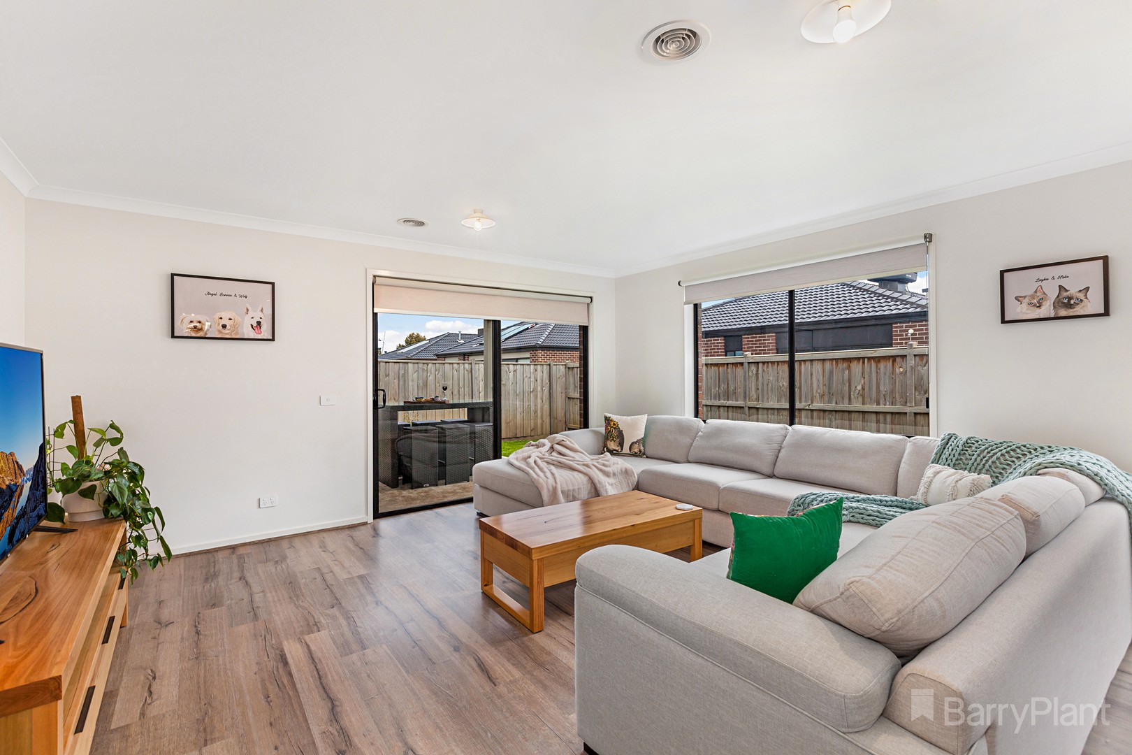 27 Clarendon CresWallan, VIC 3756, Wallan - Thumbnail 2