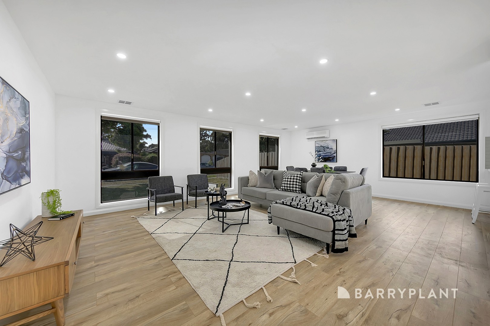 27 Coventry Crescent, Mill Park, VIC 3082, Mill Park - Thumbnail 2