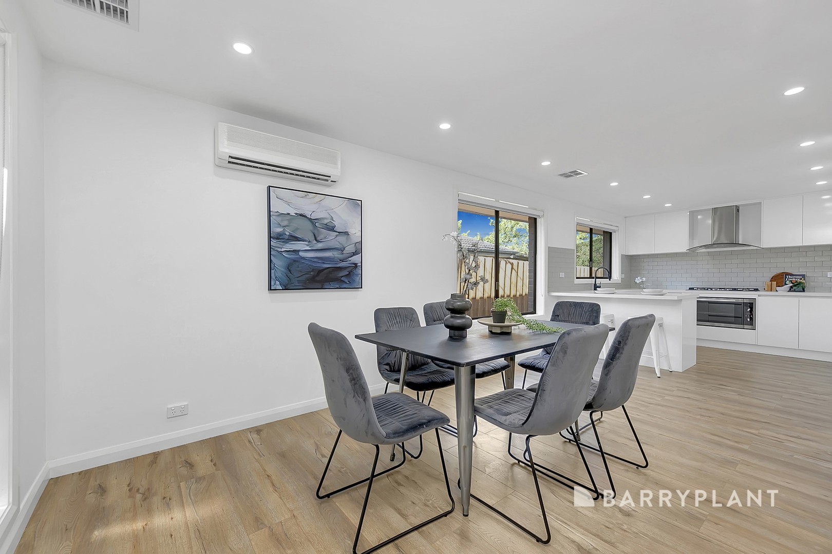 27 Coventry Crescent, Mill Park, VIC 3082, Mill Park - Thumbnail 6