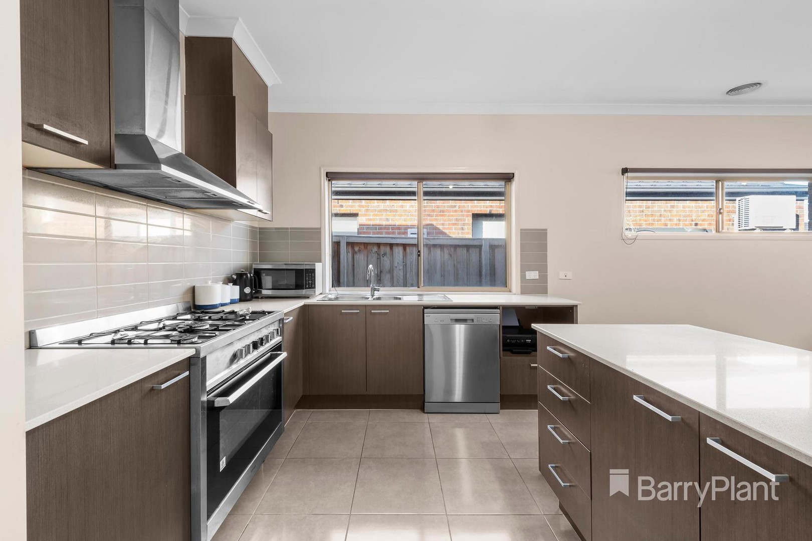 27 Draper Crescent, Epping, VIC 3076, Epping - Thumbnail 3