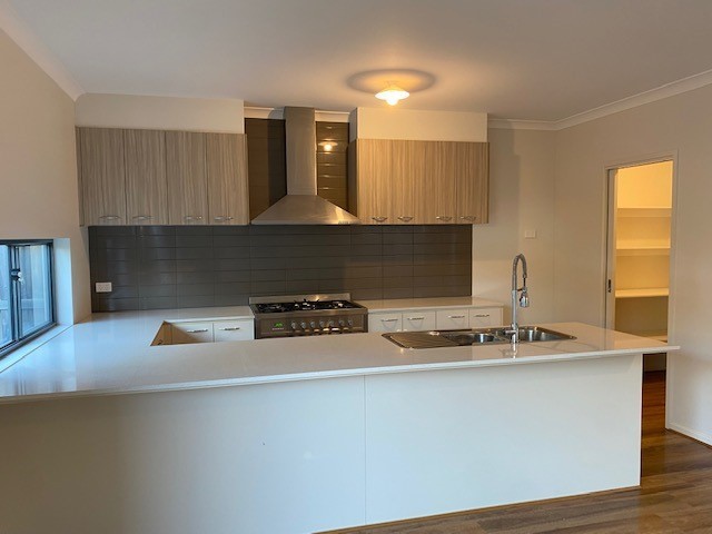 27 Eminence Drive, Cranbourne West, VIC 3977 - Thumbnail 2 - 16/12/2021