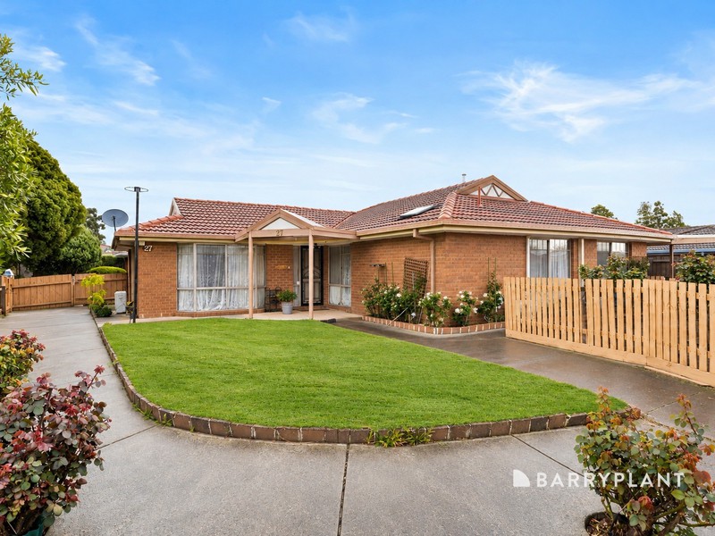 27 England Walk, Narre Warren South, VIC 3805 - Image - 09/09/2026