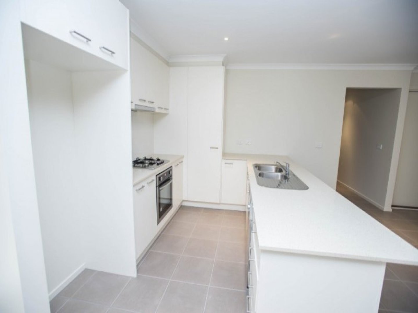 27 Falkland Road, Craigieburn, VIC 3064, Craigieburn - Thumbnail 2