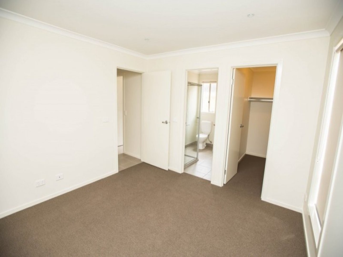 27 Falkland Road, Craigieburn, VIC 3064, Craigieburn - Thumbnail 6