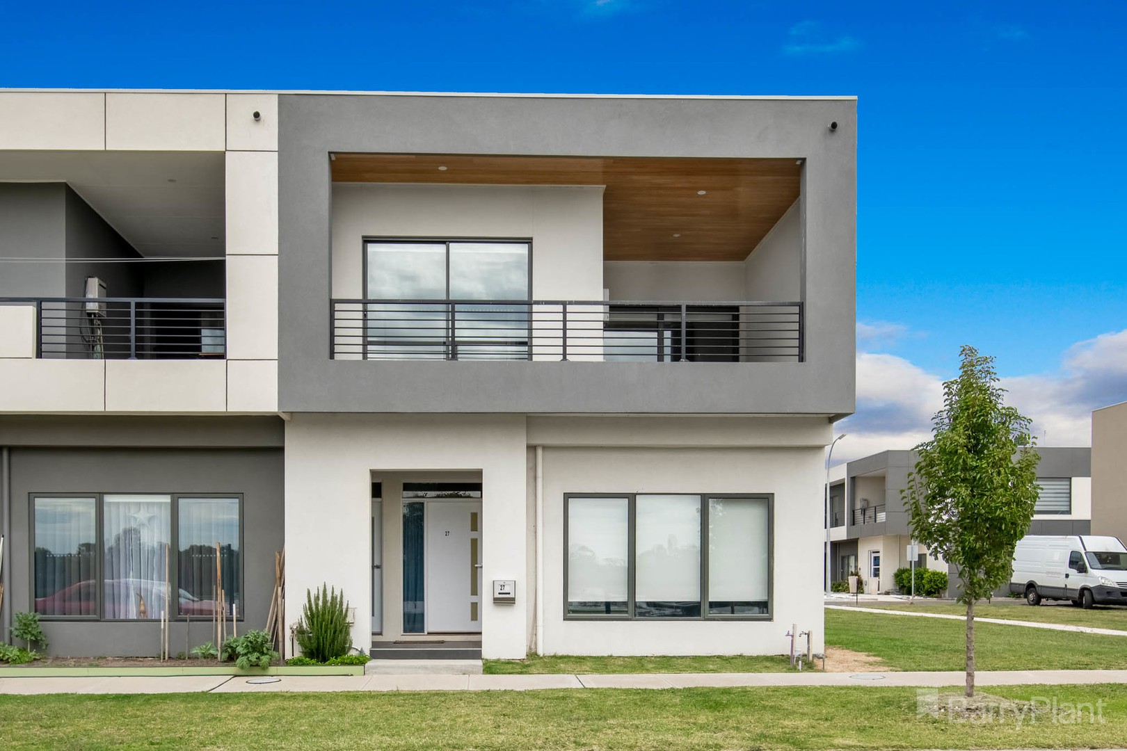 27 Fergus Lane, Cranbourne West, VIC 3977 - Thumbnail 1 - 14/12/2021