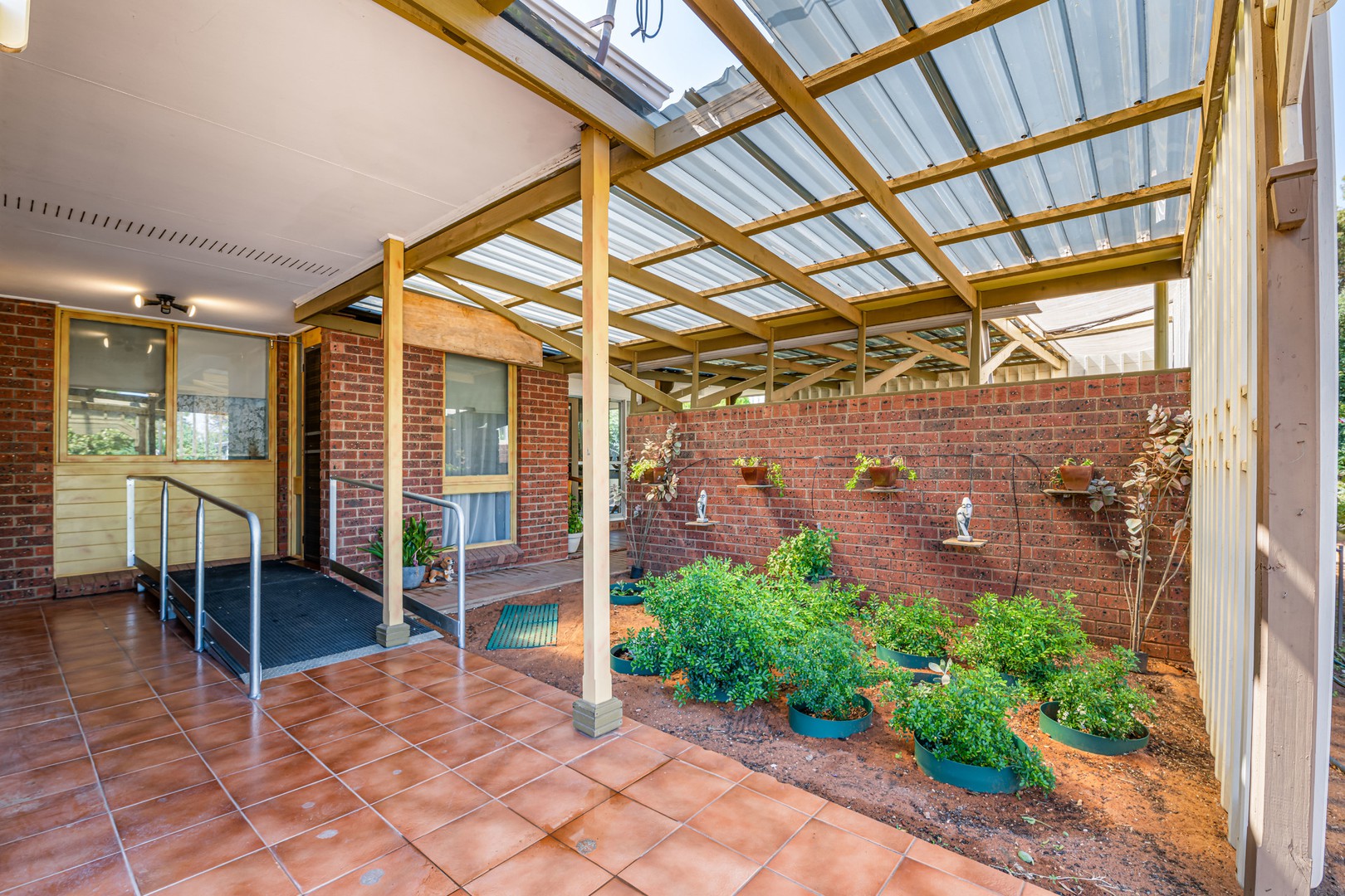 27 Fitzroy Avenue, Red Cliffs, VIC 3496 - Thumbnail 2 - 03/04/2025