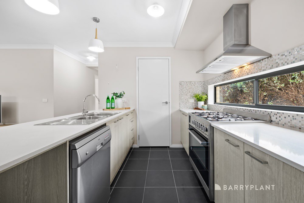 27 Fitzwilliam Drive, Doreen, VIC 3754, Doreen - Thumbnail 3