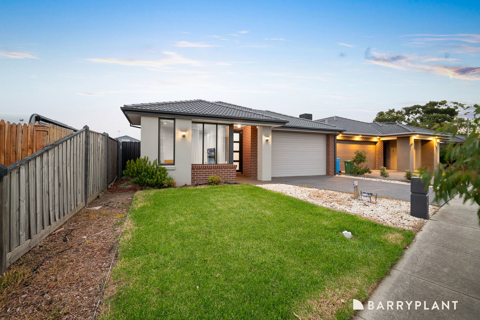 27 Gemma Street, Cranbourne East, VIC 3977, Cranbourne East - Thumbnail 2