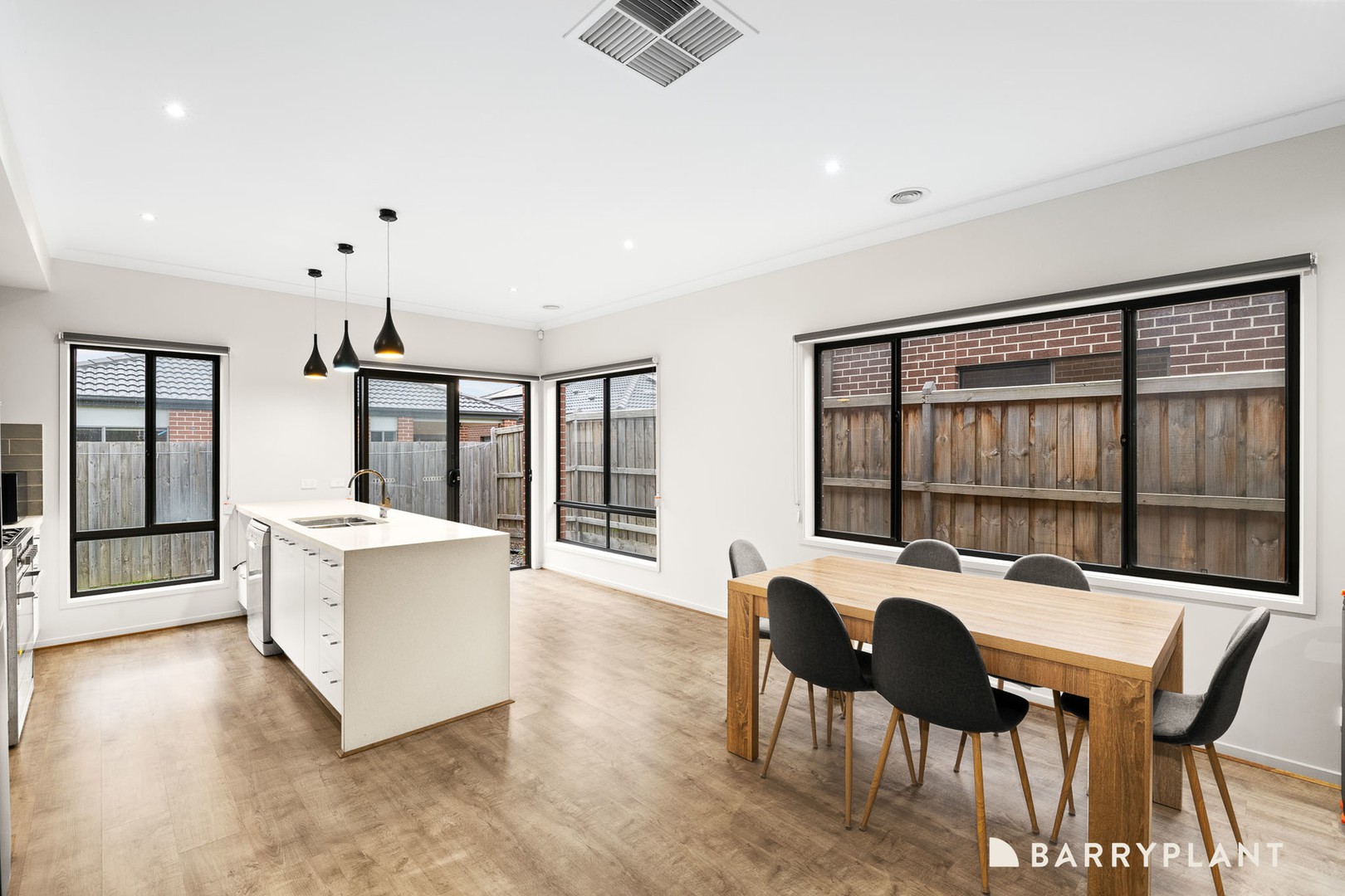 27 Gemma Street, Cranbourne East, VIC 3977, Cranbourne East - Thumbnail 5