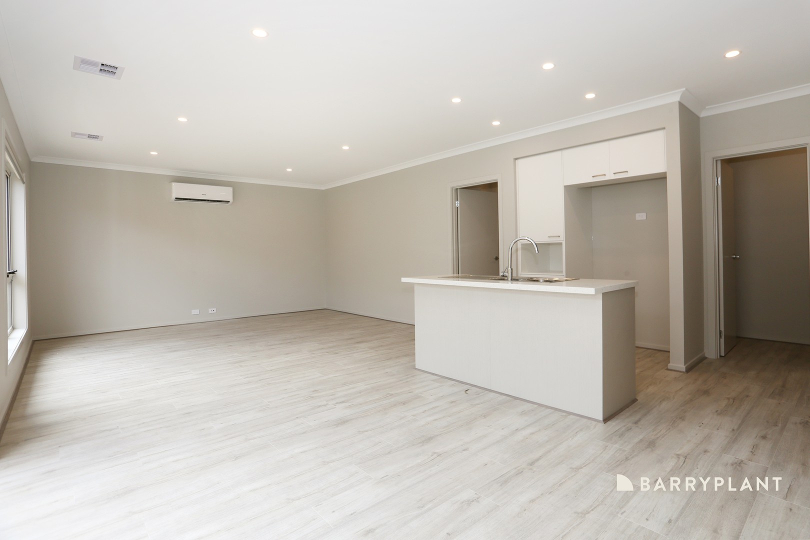 27 Grazing Way, Clyde North, VIC 3978 - Thumbnail 1 - 21/07/2026