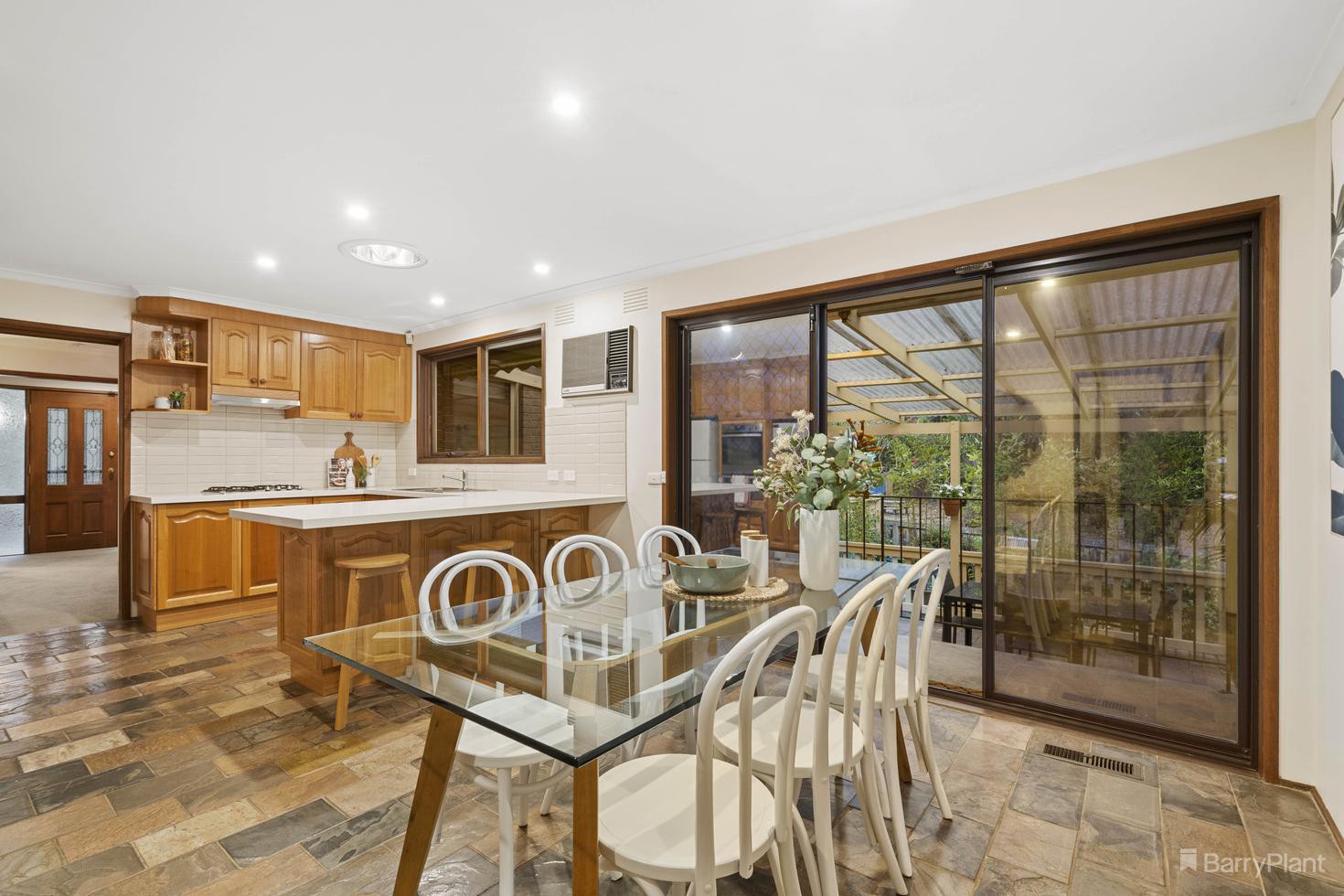 27 Hartland Way, Eltham, VIC 3095, Eltham - Thumbnail 4