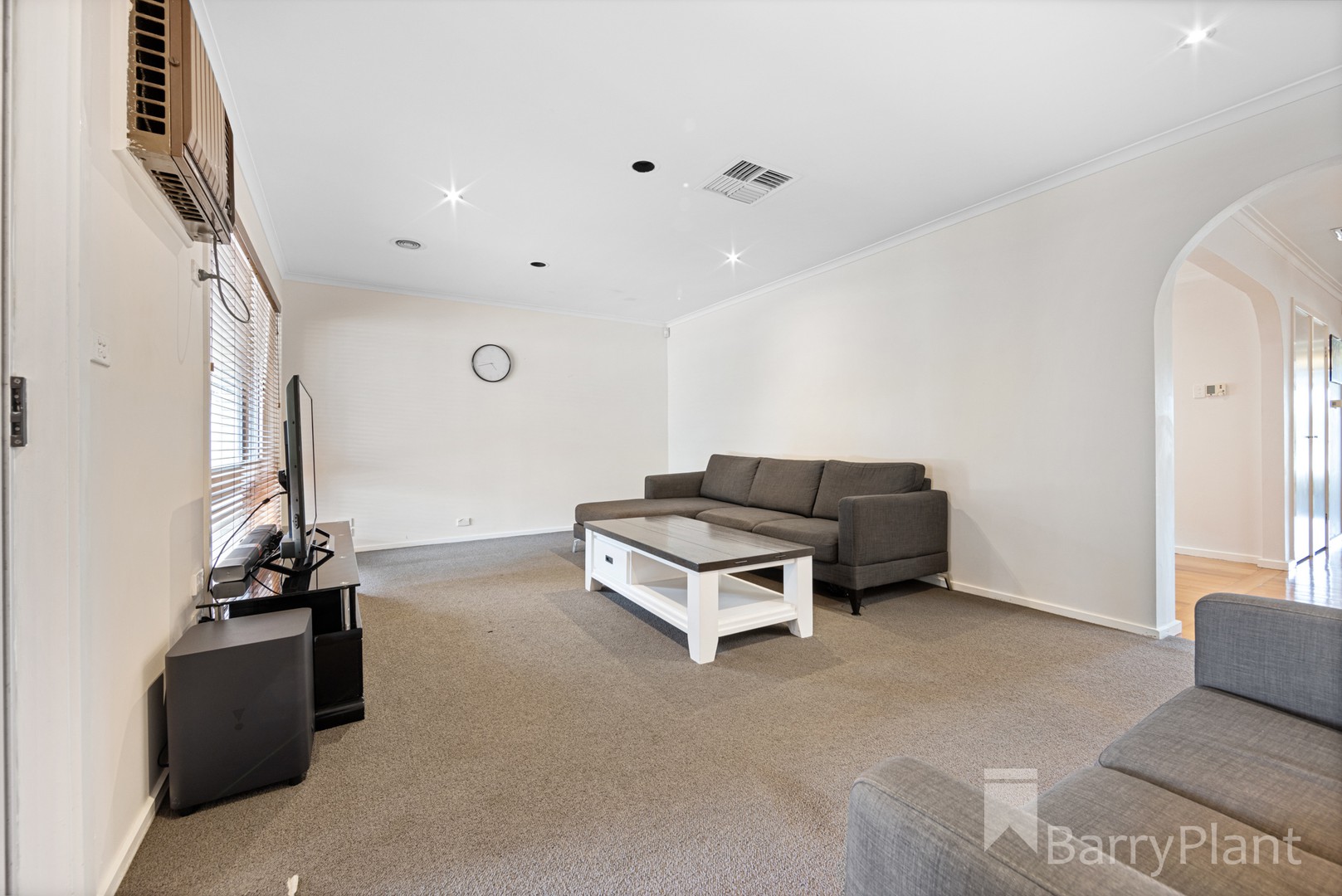 27 Helen StreetSt Albans, VIC 3021, St Albans - Thumbnail 3