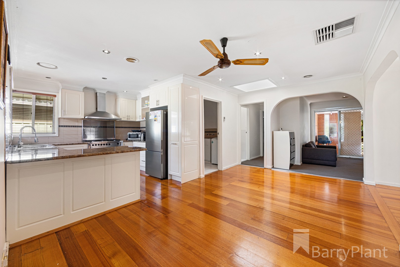 27 Helen StreetSt Albans, VIC 3021, St Albans - Thumbnail 7