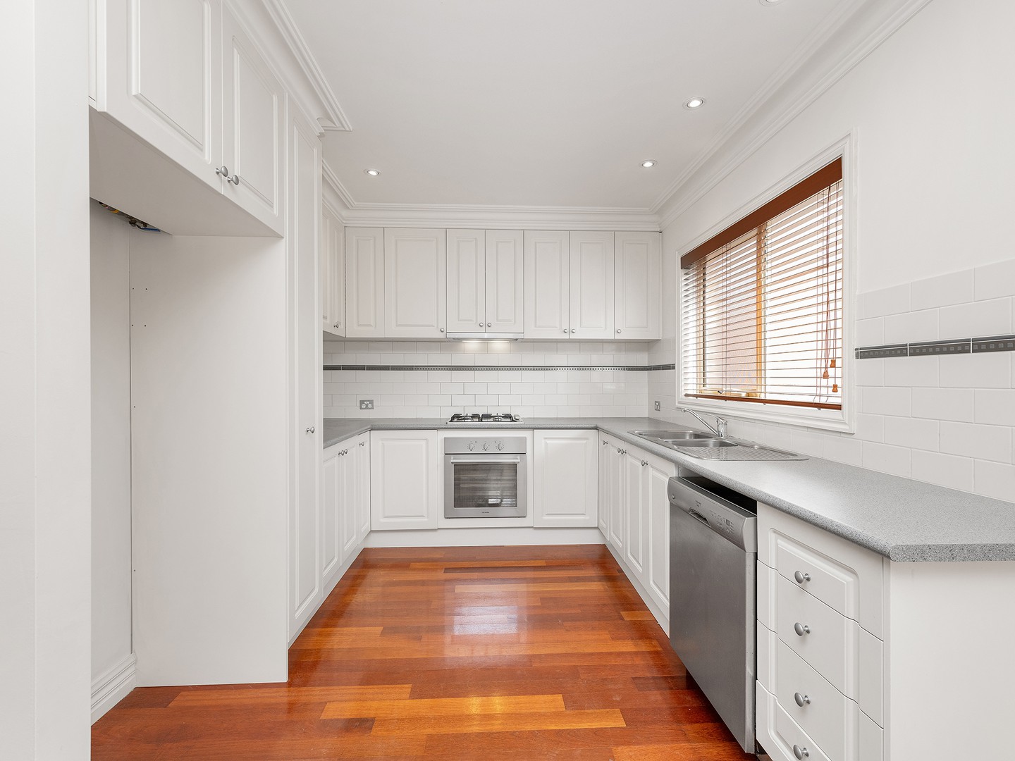27 Herbert Street, Avondale Heights, VIC 3034, Avondale Heights - Thumbnail 2
