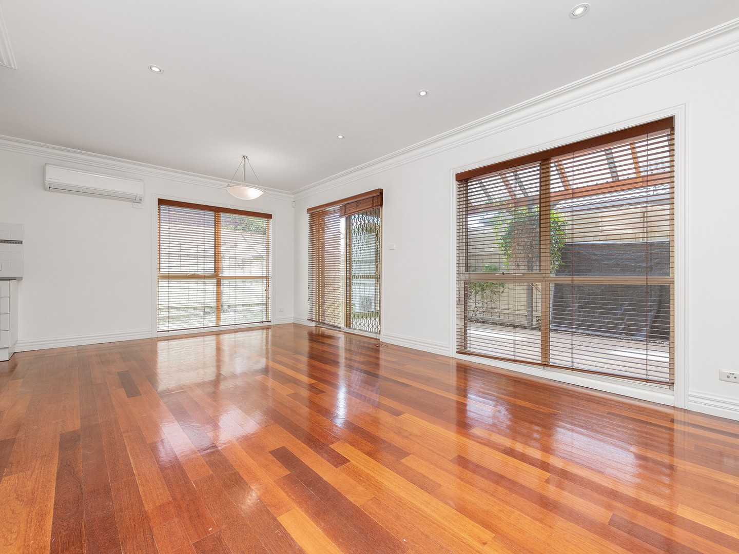 27 Herbert Street, Avondale Heights, VIC 3034, Avondale Heights - Thumbnail 3