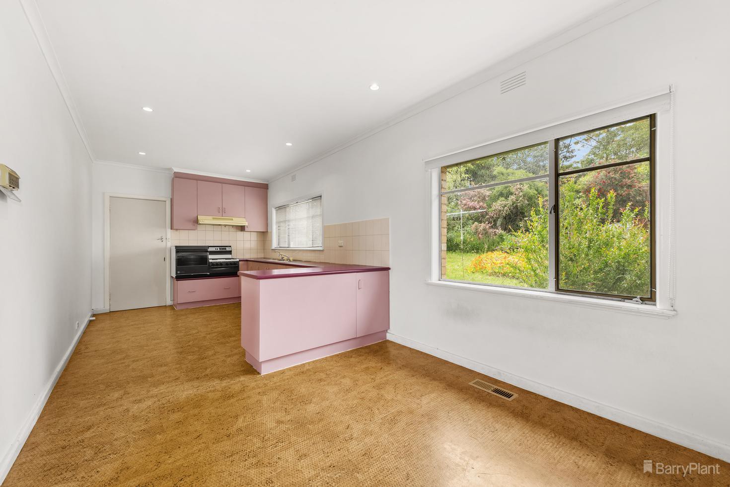 27 Highview Drive, Doncaster, VIC 3108 - Thumbnail 2 - 19/11/2021