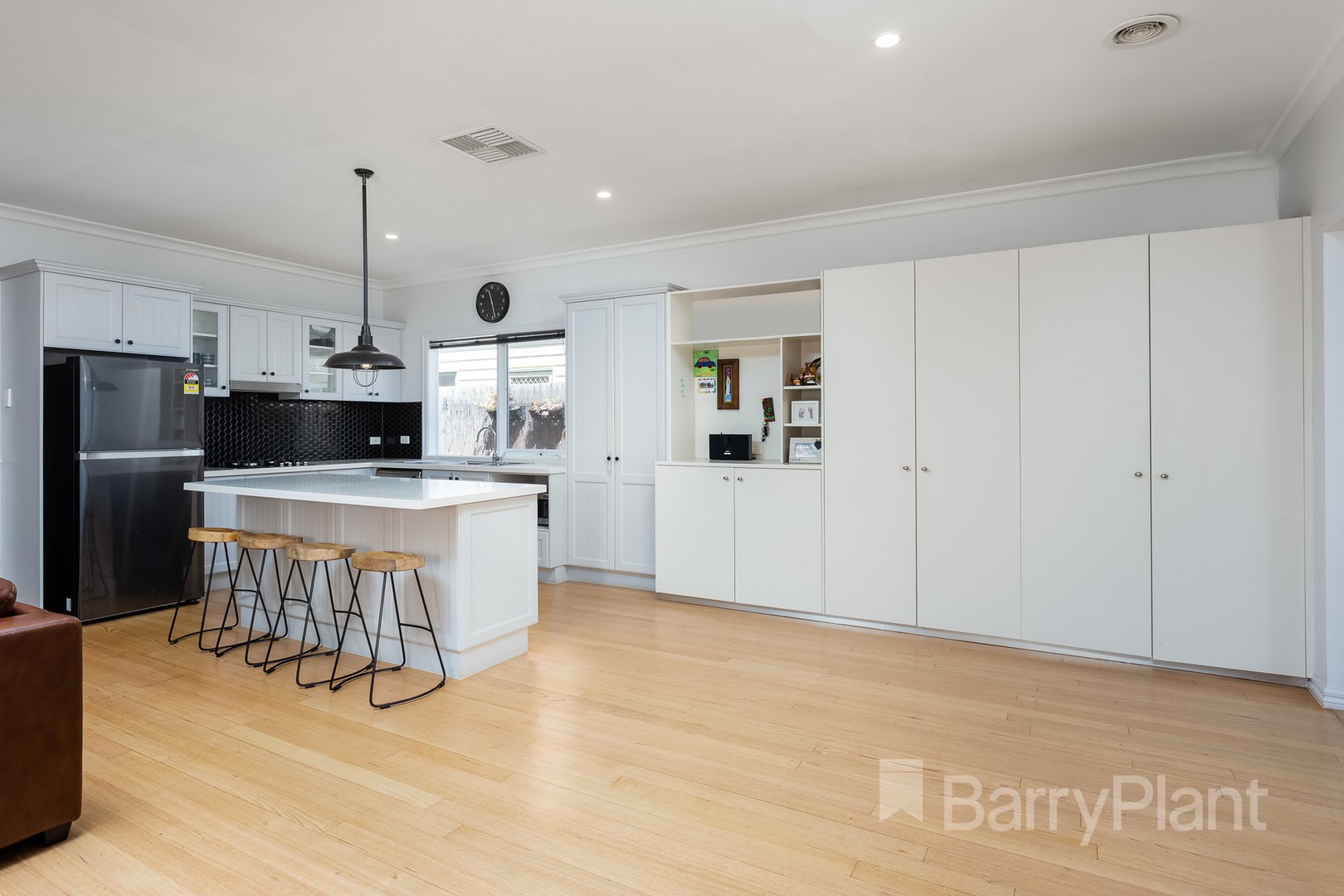 27 Hollington Crescent, Point Cook, VIC 3030, Point Cook - Thumbnail 3