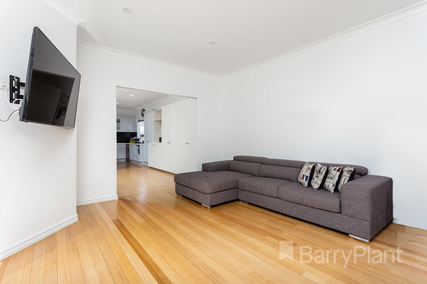 27 Hollington Crescent, Point Cook, VIC 3030, Point Cook - Thumbnail 6