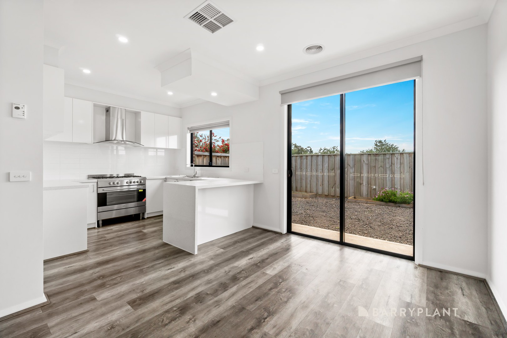 27 Hourigan Way, Werribee, VIC 3030, Werribee - Thumbnail 2