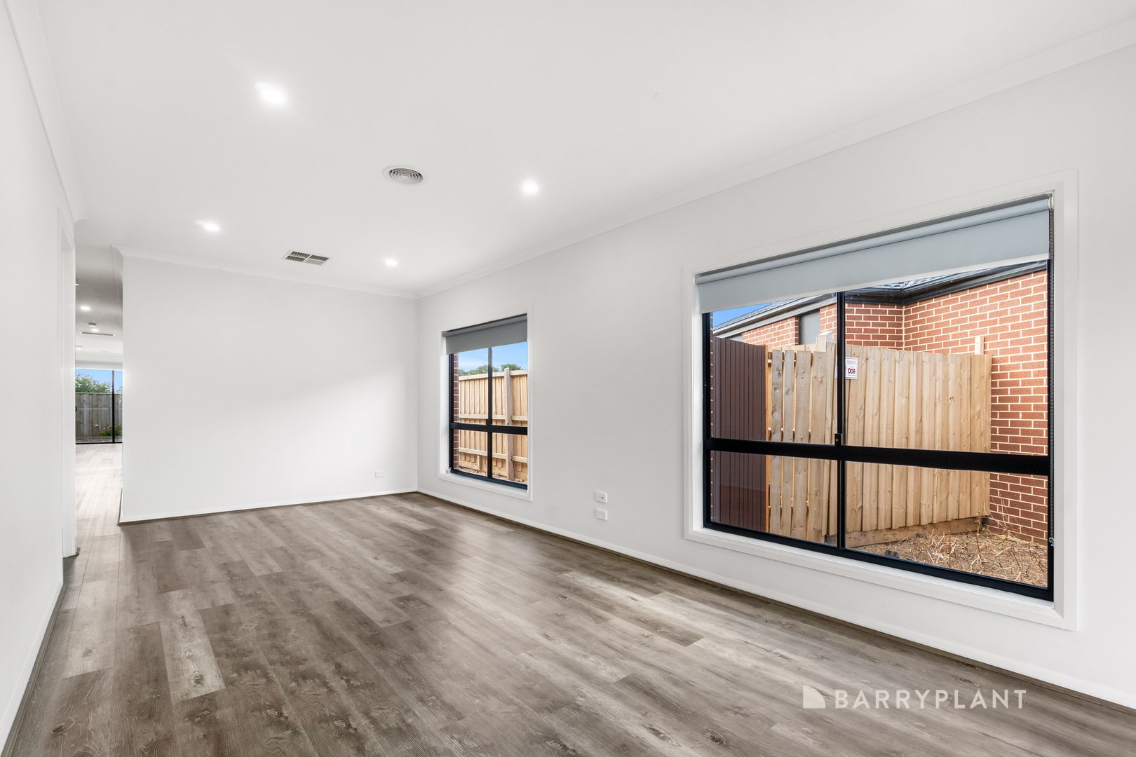 27 Hourigan Way, Werribee, VIC 3030, Werribee - Thumbnail 3