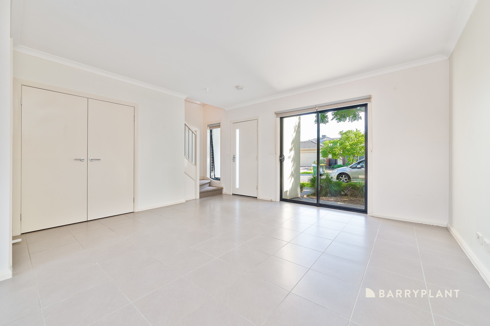 27 Huntingfield Street, Craigieburn, VIC 3064, Craigieburn - Thumbnail 2