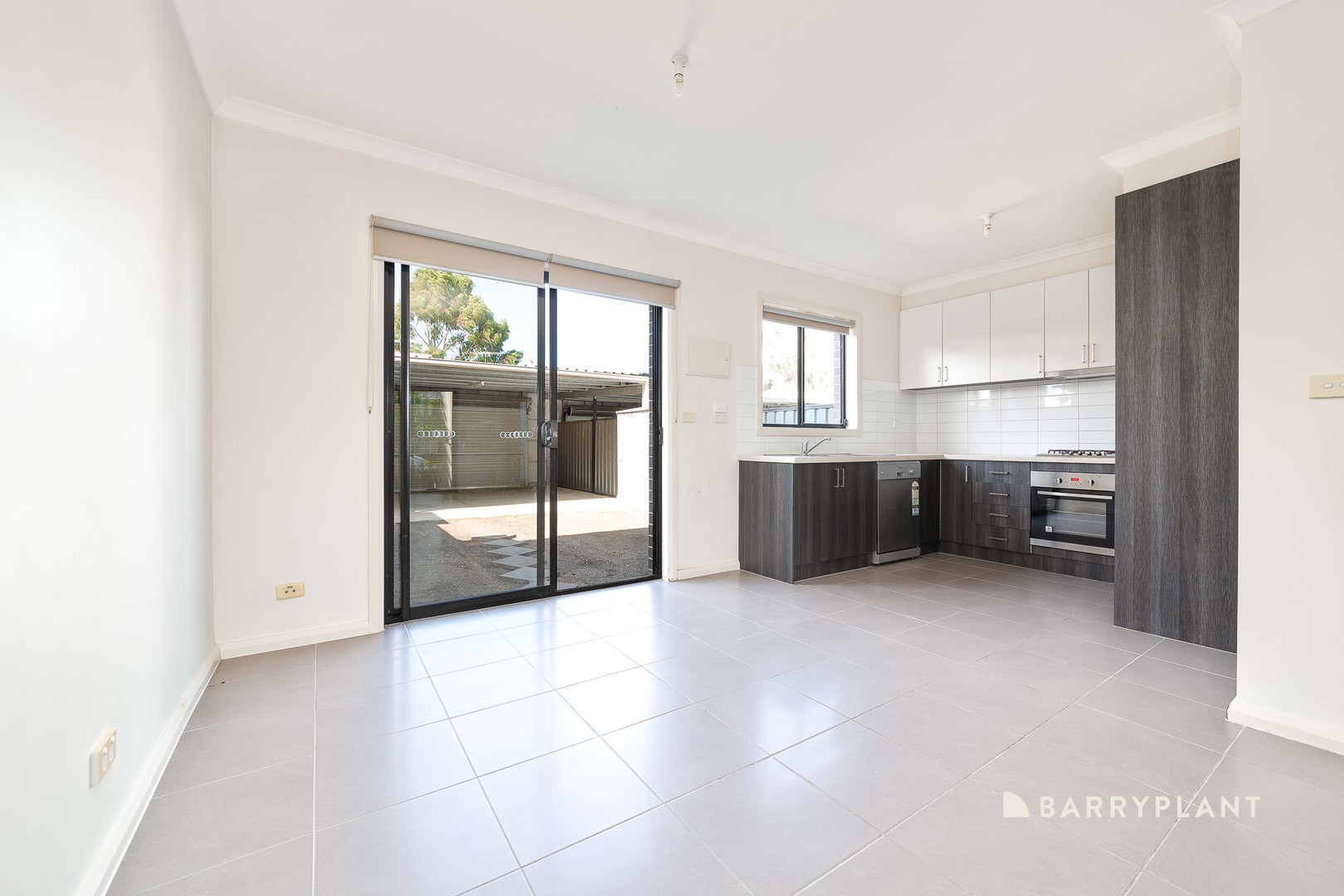 27 Huntingfield Street, Craigieburn, VIC 3064, Craigieburn - Thumbnail 3