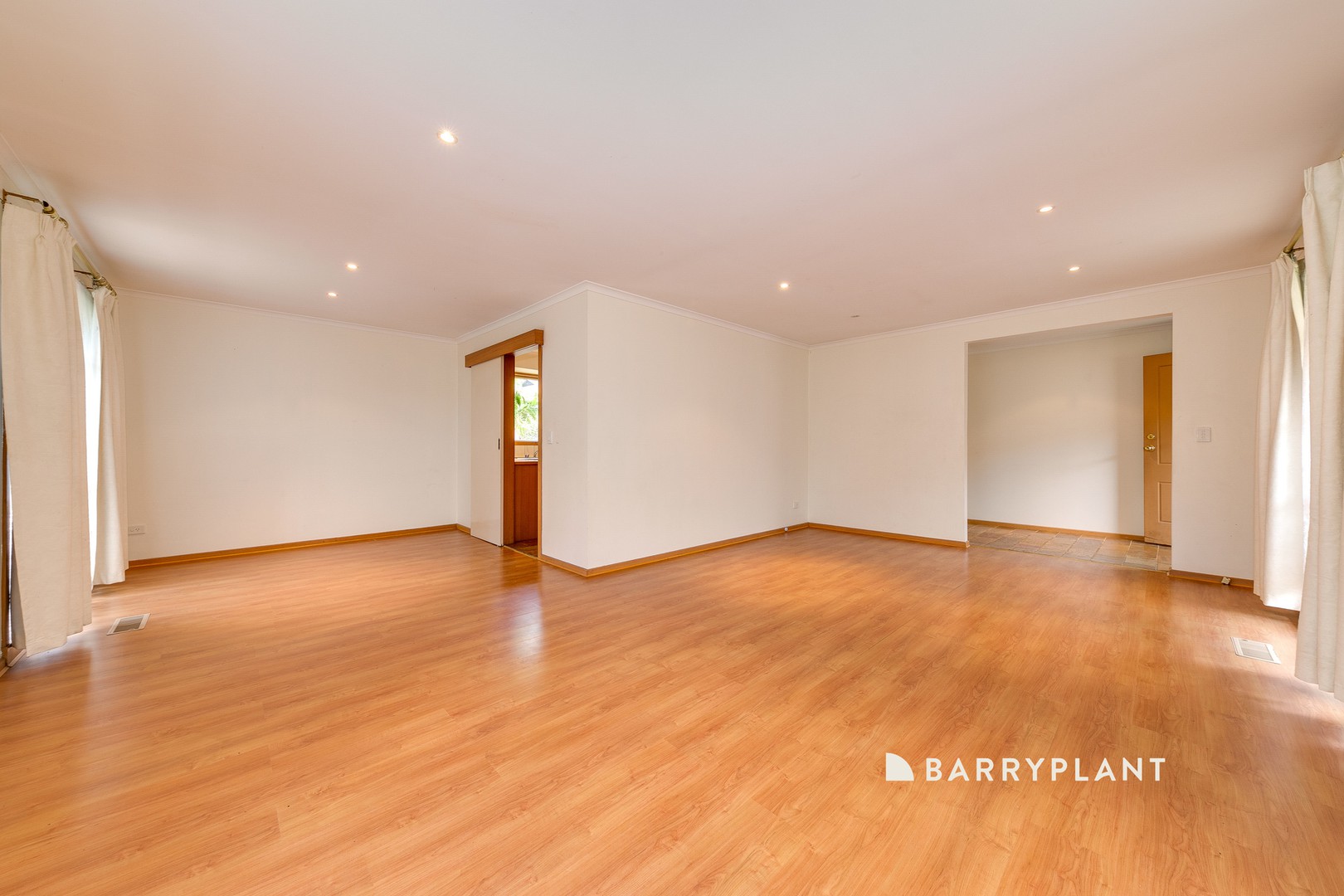 27 Kurrajong Road, Narre Warren, VIC 3805, Narre Warren - Thumbnail 3