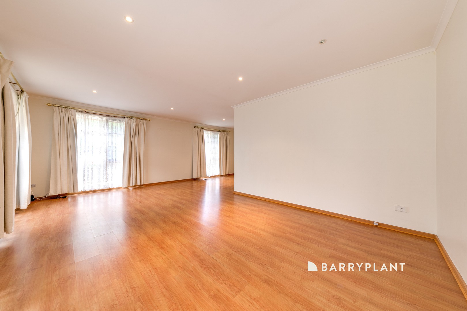 27 Kurrajong Road, Narre Warren, VIC 3805 - Thumbnail 1 - 23/04/2025