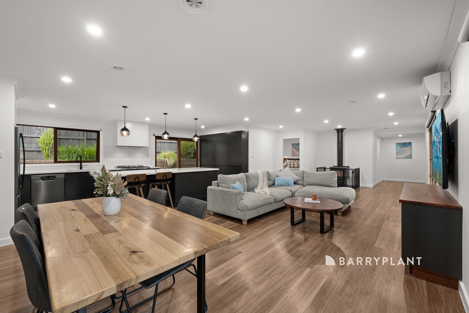 27 Lampard Road, Drouin, VIC 3818 - Thumbnail 2 - 29/09/2026