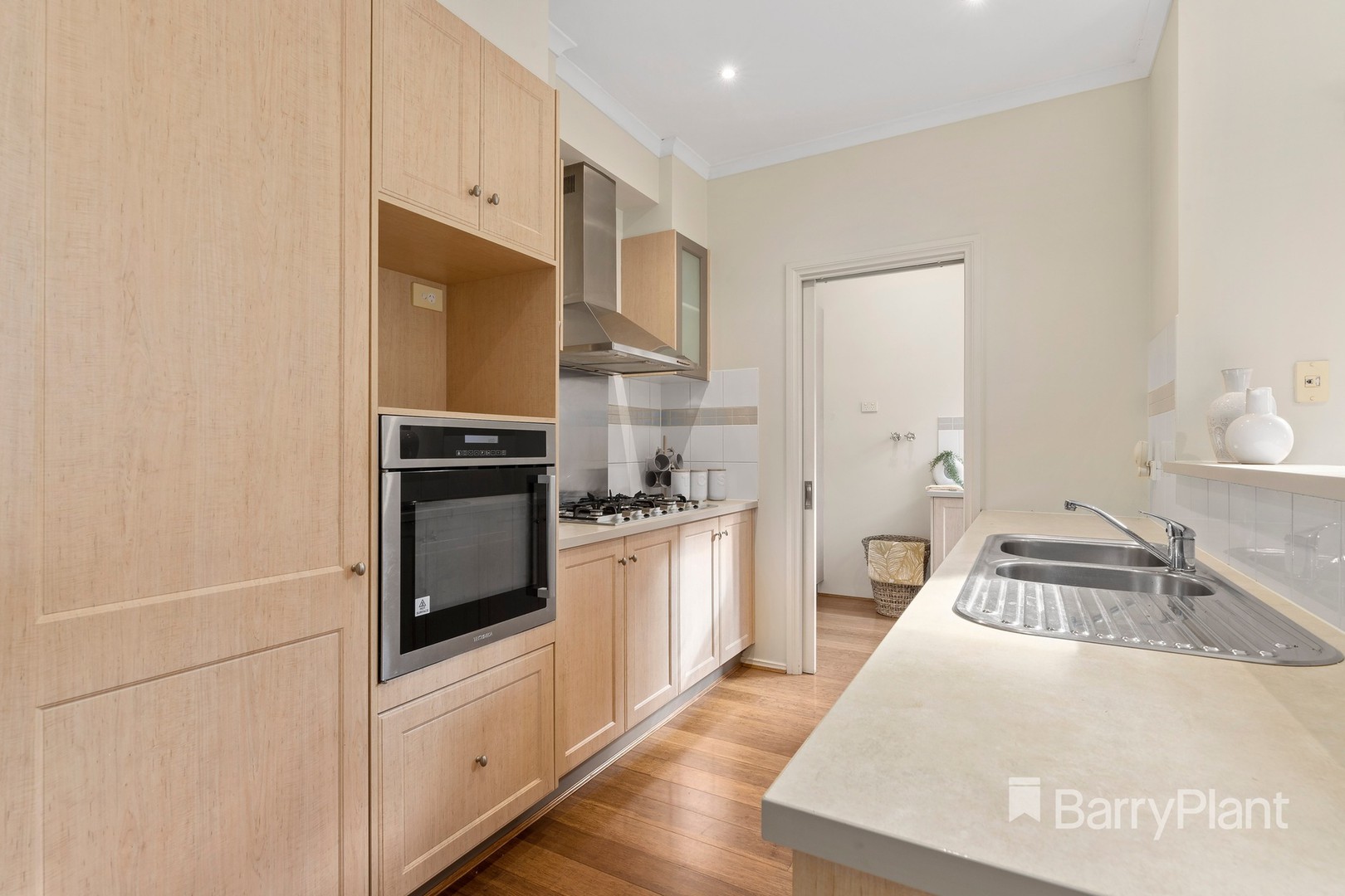 27 Lemon Gum Parade, Bundoora, VIC 3083, Bundoora - Thumbnail 3