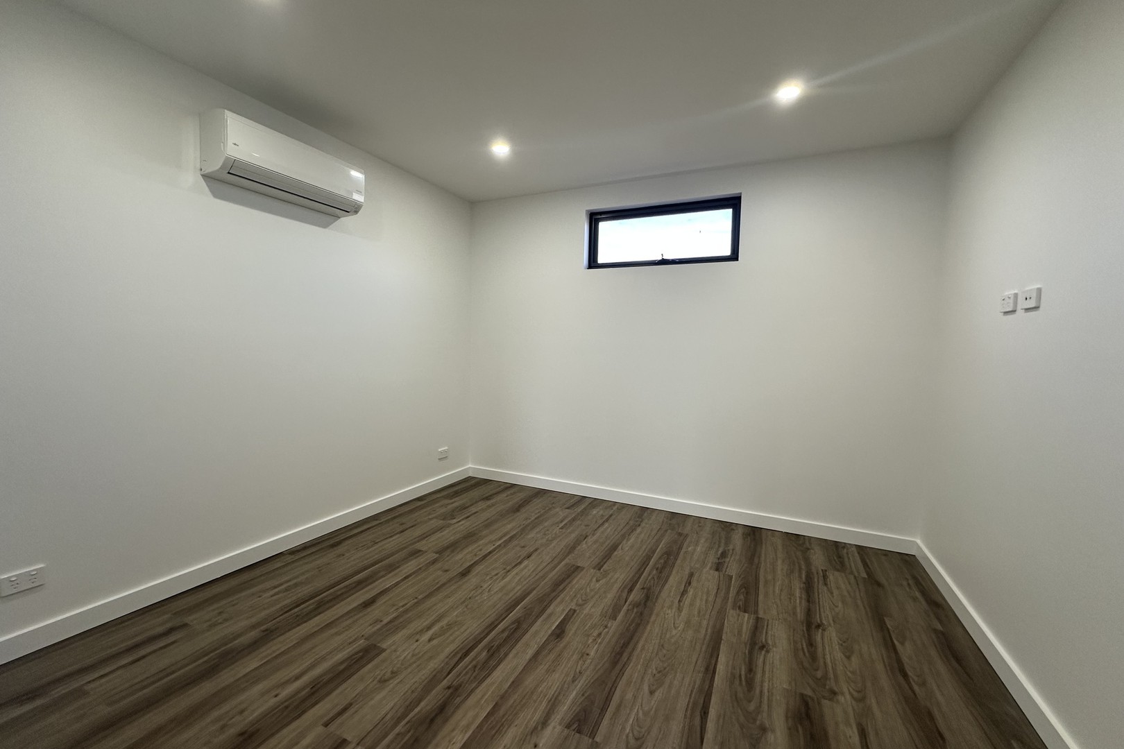 27 Litoria Drive, Deanside, VIC 3336, Deanside - Thumbnail 3