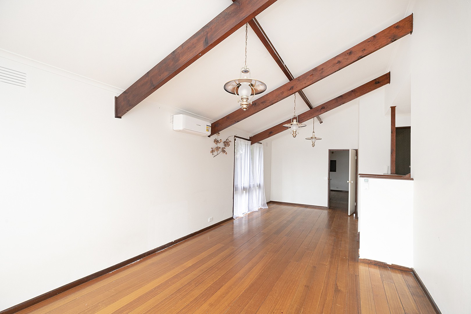 27 Lowalde Drive, Epping, VIC 3076, Epping - Thumbnail 2