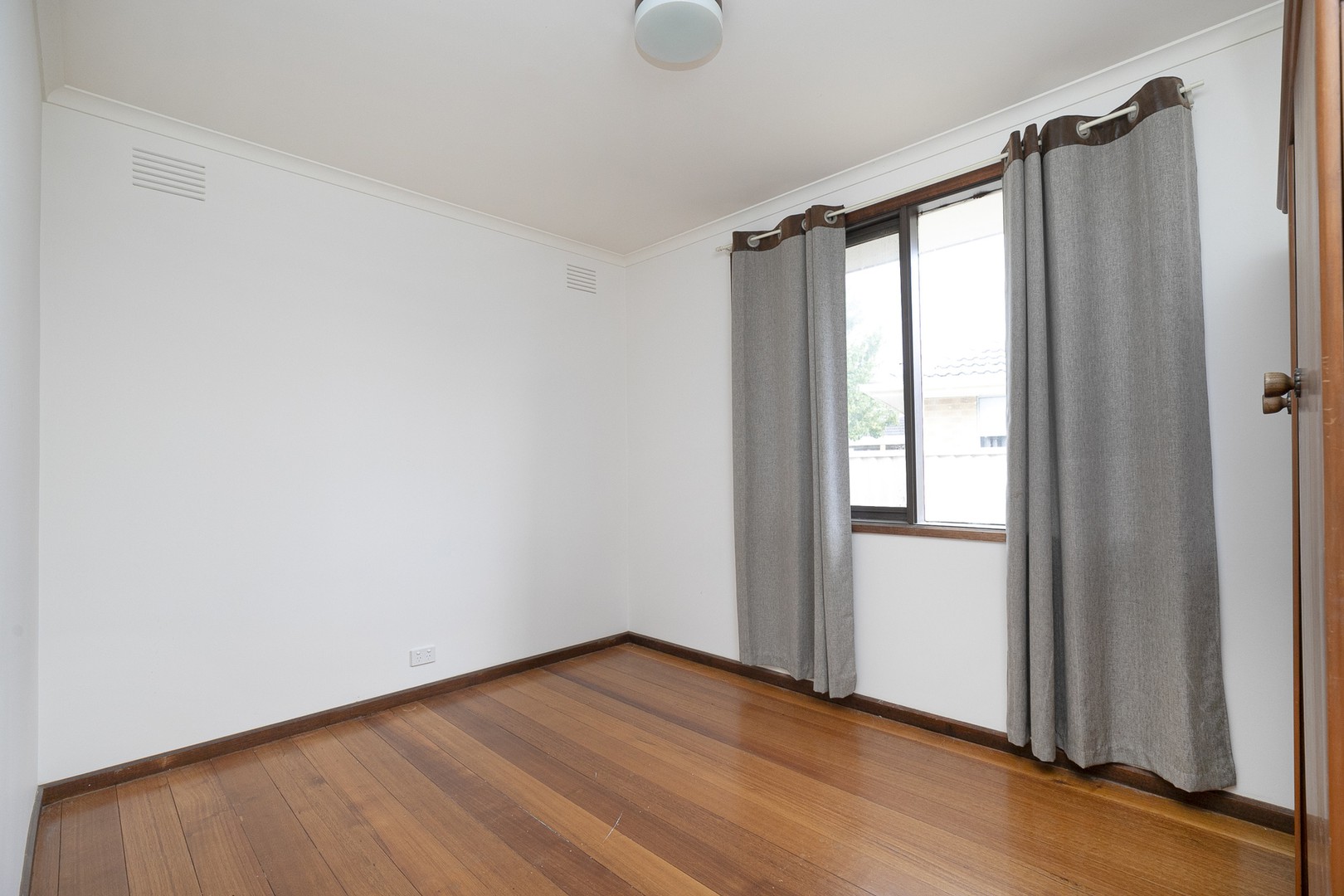 27 Lowalde Drive, Epping, VIC 3076, Epping - Thumbnail 6