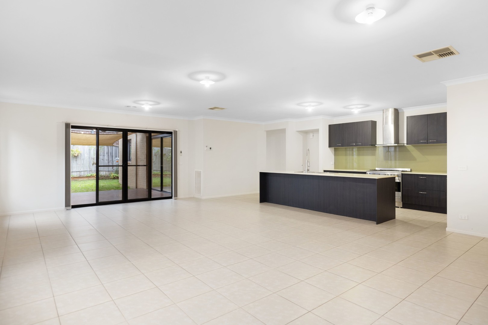 27 Lukis Avenue, Williams Landing, VIC 3027, Williams Landing - Thumbnail 4