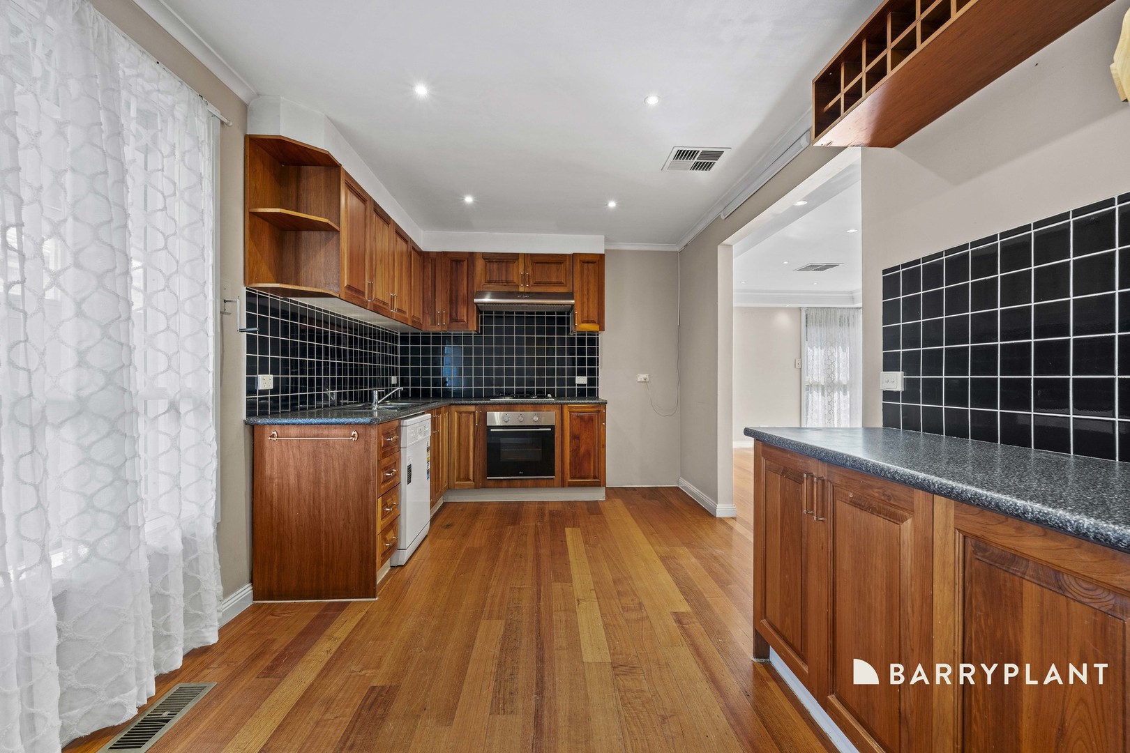 27 Lynne Street, Lalor, VIC 3075 - Thumbnail 2 - 24/04/2026