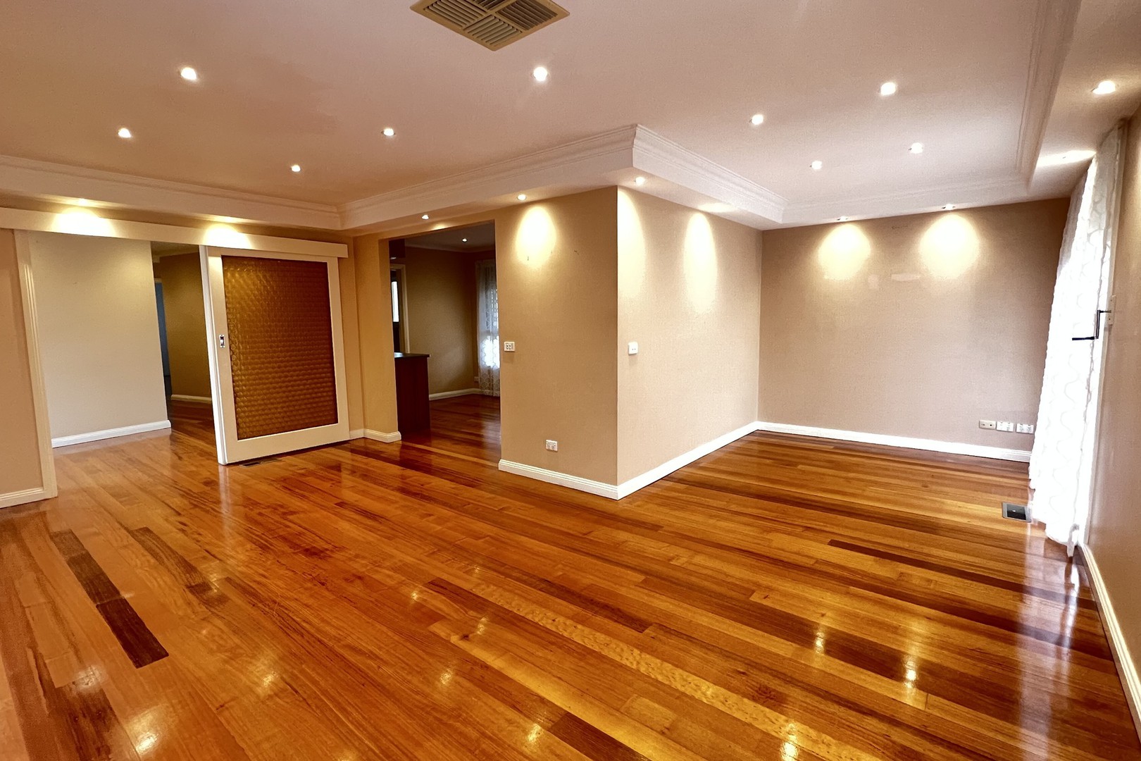 27 Lynne Street, Lalor, VIC 3075, Lalor - Thumbnail 4