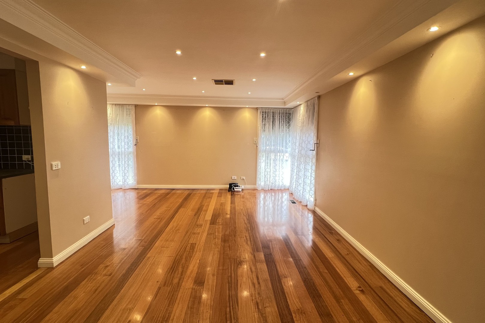 27 Lynne Street, Lalor, VIC 3075, Lalor - Thumbnail 5