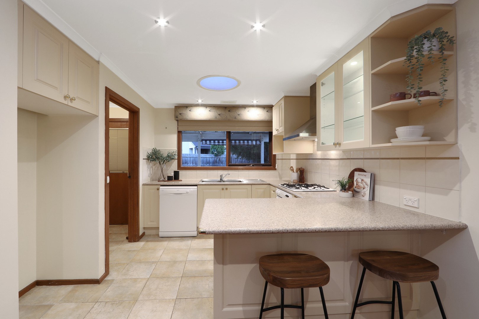 27 Malmsbury Crescent, Rowville, VIC 3178, Rowville - Thumbnail 2